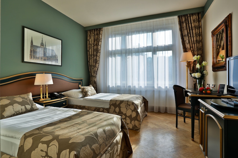 Hotel Elysee — Hotel rooms in Prague, Prague