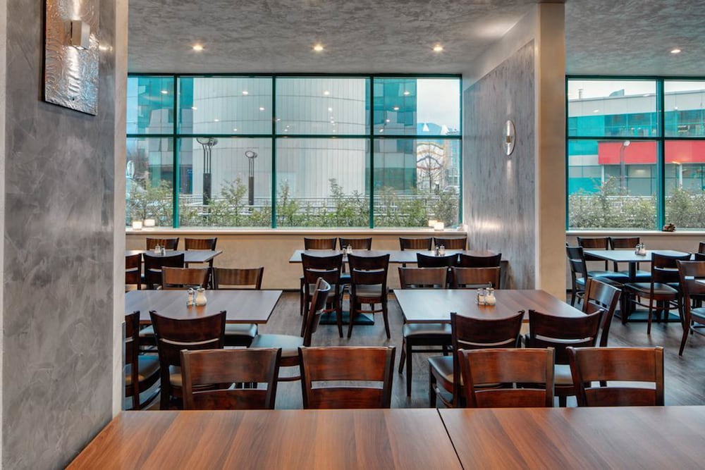 Amedia Express Prag, Trademark Collection by Wyndham — Restaurant & bars in Prague, Prague