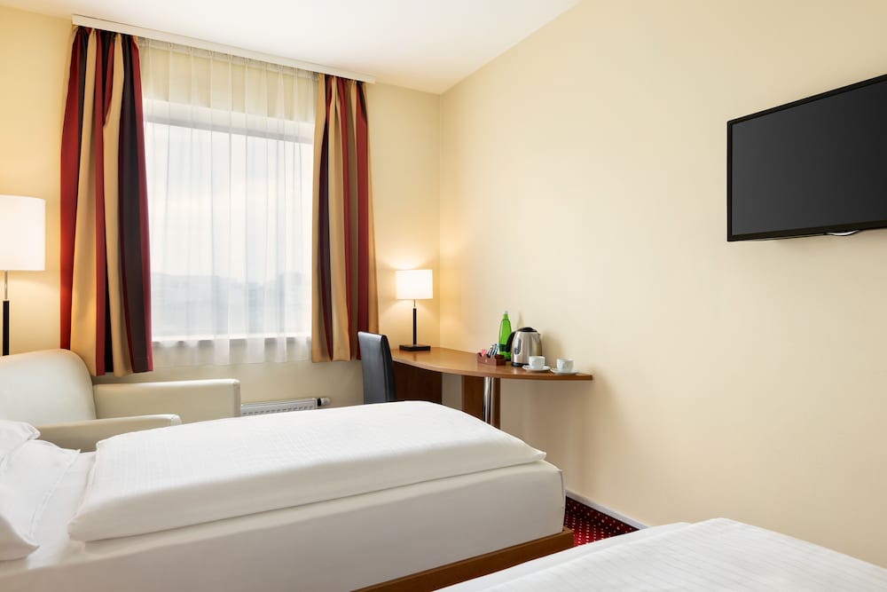 Amedia Express Prag, Trademark Collection by Wyndham — Hotel rooms in Prague, Prague