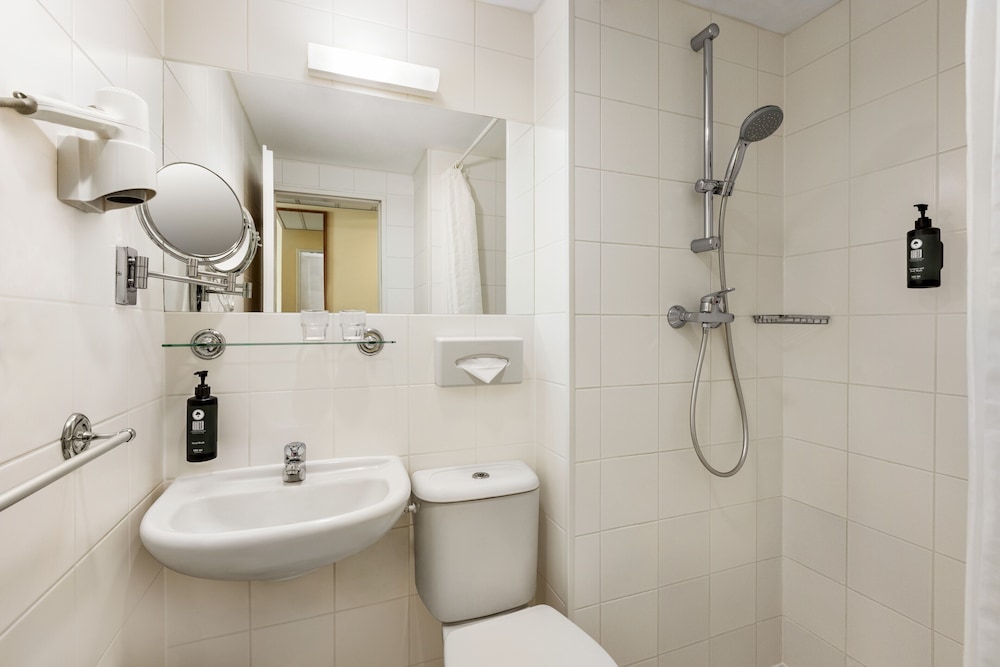 Amedia Express Prag, Trademark Collection by Wyndham — Hotel rooms in Prague, Prague