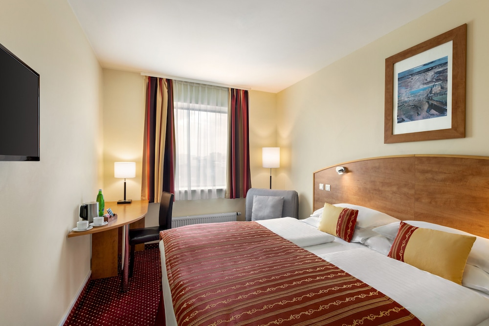 Amedia Express Prag, Trademark Collection by Wyndham — Hotel rooms in Prague, Prague