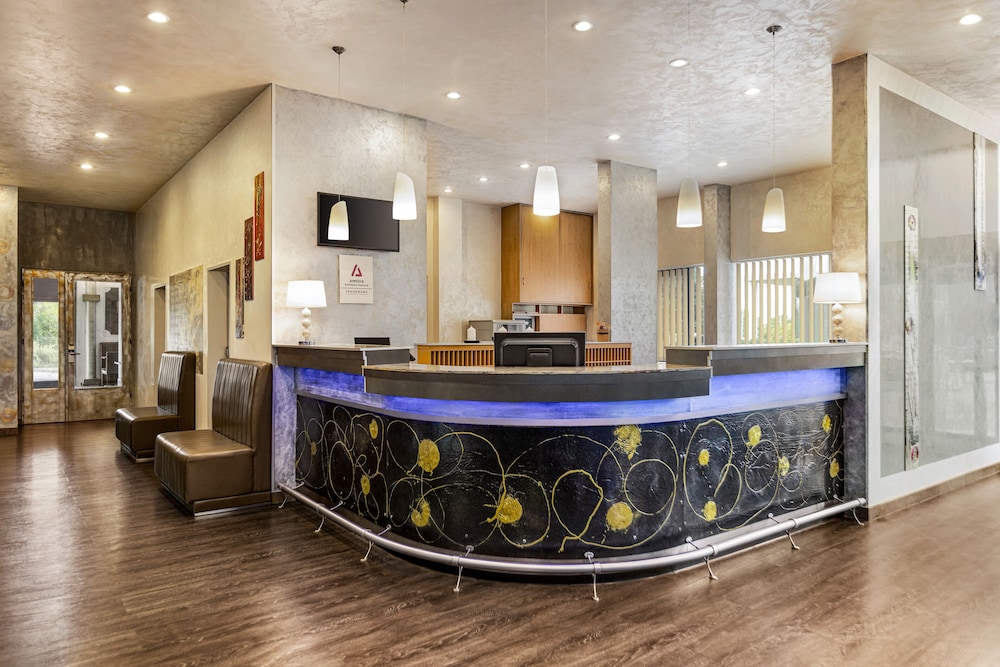 Amedia Express Prag, Trademark Collection by Wyndham — Hotel building in Prague, Prague