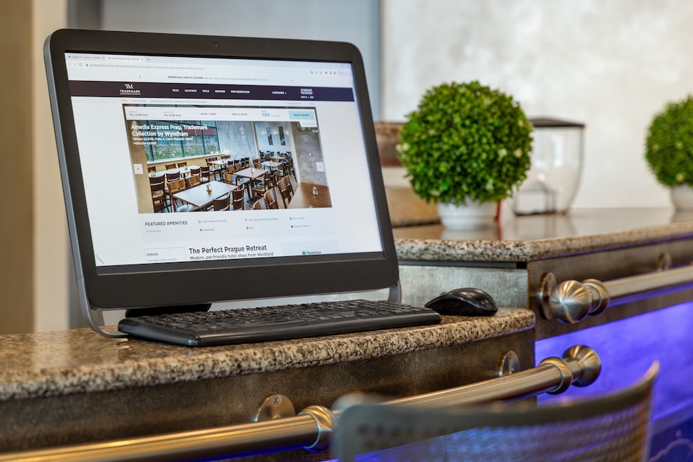 Amedia Express Prag, Trademark Collection by Wyndham — Restaurant & bars in Prague, Prague