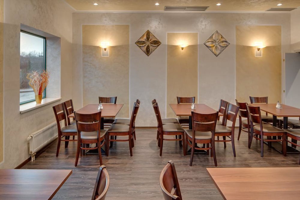 Amedia Express Prag, Trademark Collection by Wyndham — Restaurant & bars in Prague, Prague