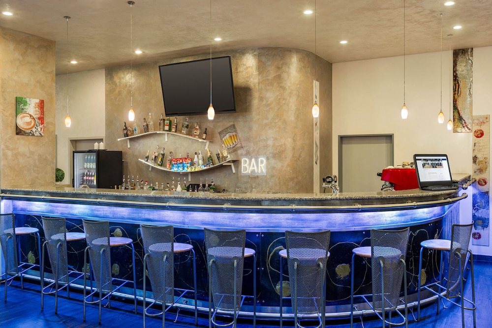 Amedia Express Prag, Trademark Collection by Wyndham — Restaurant & bars in Prague, Prague