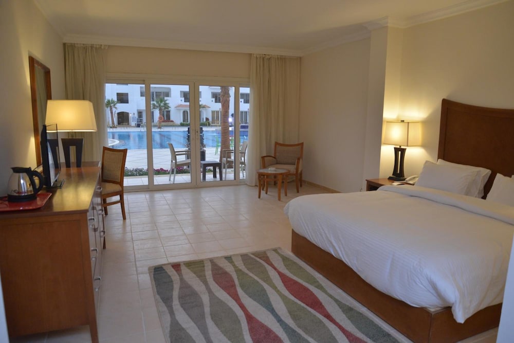 Old Vic Sharm Resort — Hotel rooms in Sharm El Sheikh, Red Sea