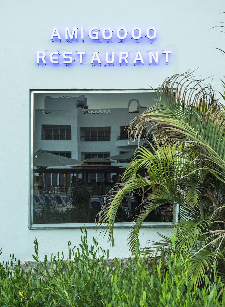 Old Vic Sharm Resort — Restaurant & bars in Sharm El Sheikh, Red Sea
