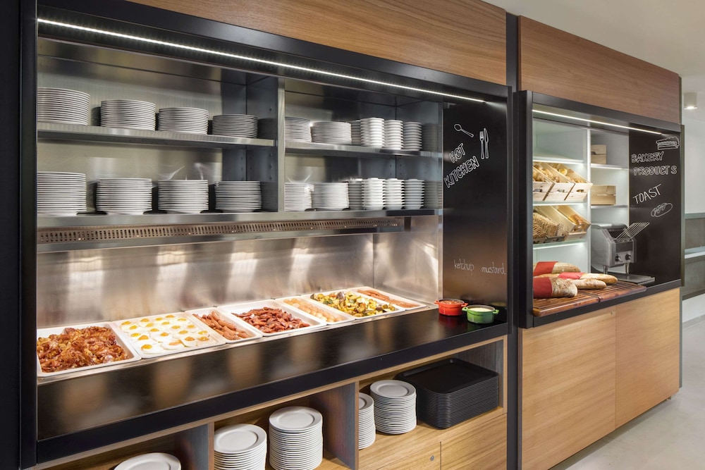 Comfort Hotel Prague City East — Restaurant & bars in Prague, Prague
