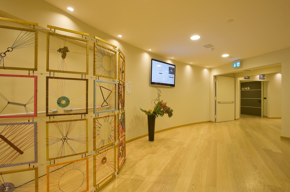 Best Western Plus The Hub Hotel — Hotel building in Milan, Lombardy