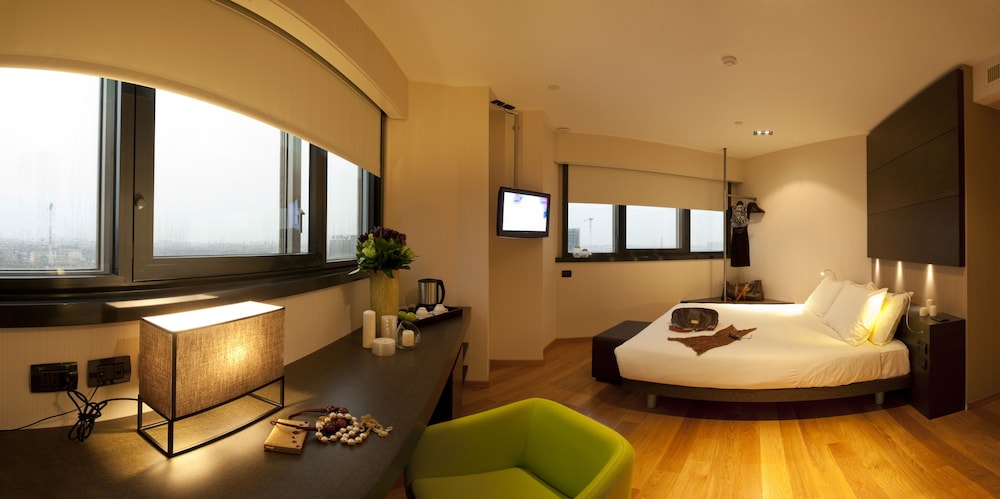 Best Western Plus The Hub Hotel — Hotel rooms in Milan, Lombardy