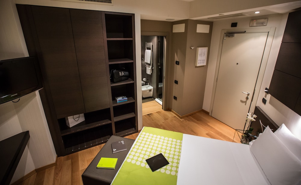Best Western Plus The Hub Hotel — Hotel rooms in Milan, Lombardy