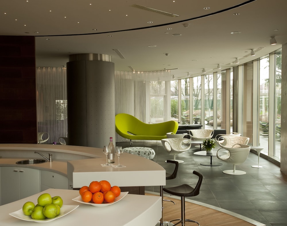 Best Western Plus The Hub Hotel — Restaurant & bars in Milan, Lombardy