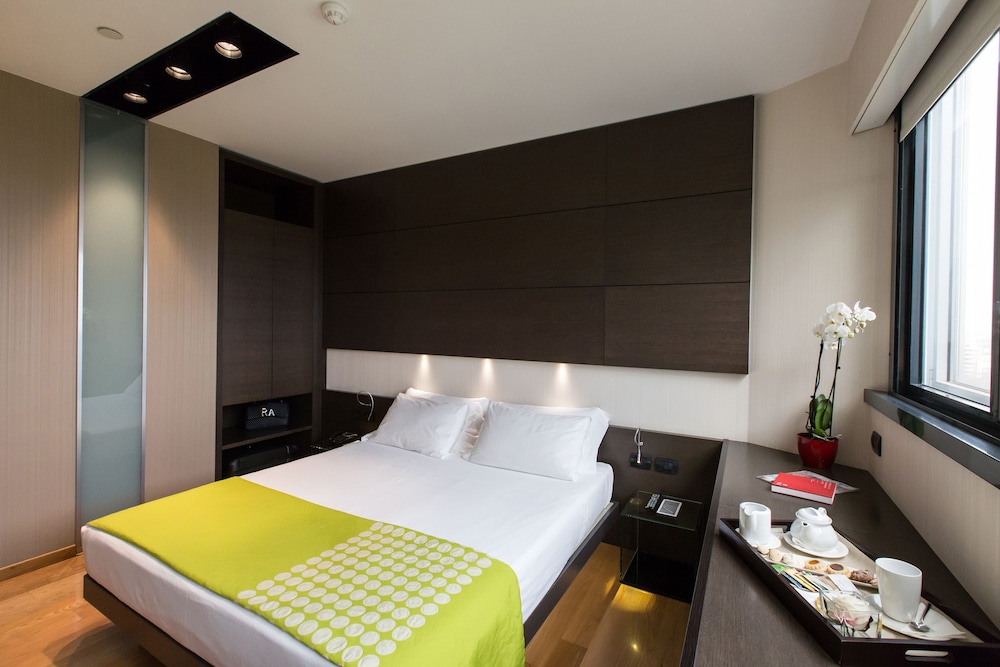 Best Western Plus The Hub Hotel — Hotel rooms in Milan, Lombardy