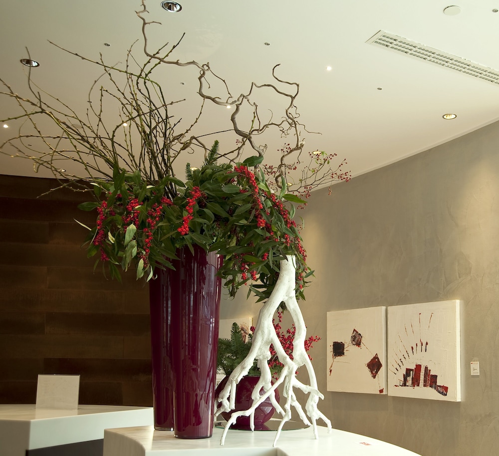 Best Western Plus The Hub Hotel — Restaurant & bars in Milan, Lombardy