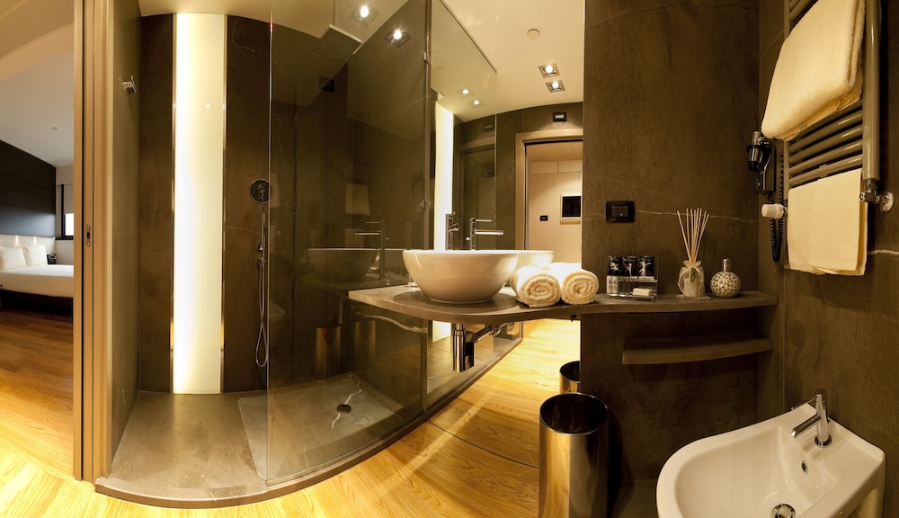 Best Western Plus The Hub Hotel — Hotel rooms in Milan, Lombardy