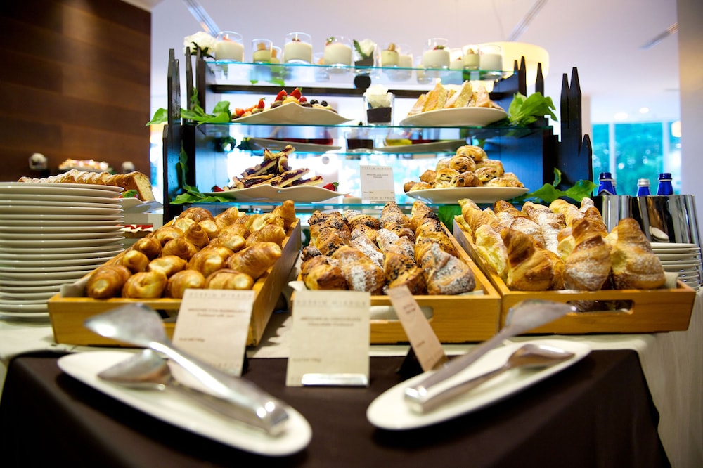 Best Western Plus The Hub Hotel — Restaurant & bars in Milan, Lombardy