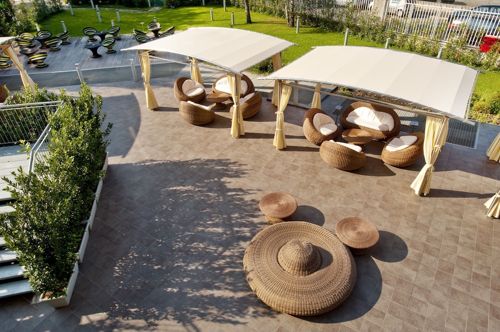 Best Western Plus The Hub Hotel — Restaurant & bars in Milan, Lombardy
