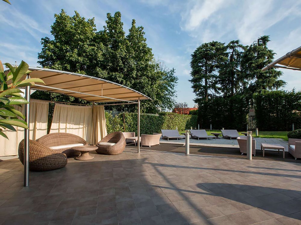Best Western Plus The Hub Hotel — Swimming pool in Milan, Lombardy