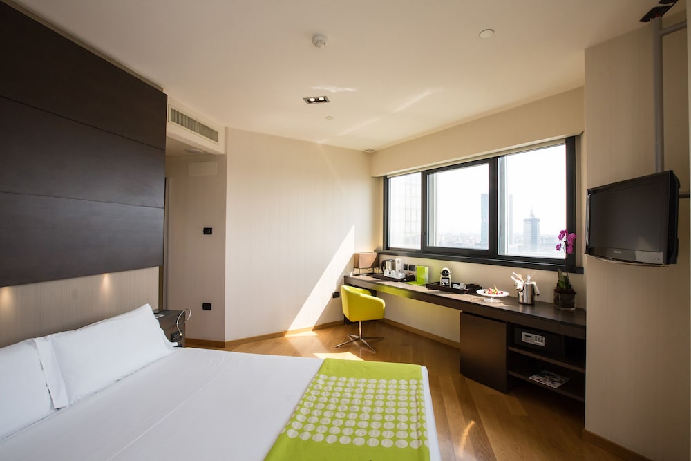 Best Western Plus The Hub Hotel — Hotel rooms in Milan, Lombardy