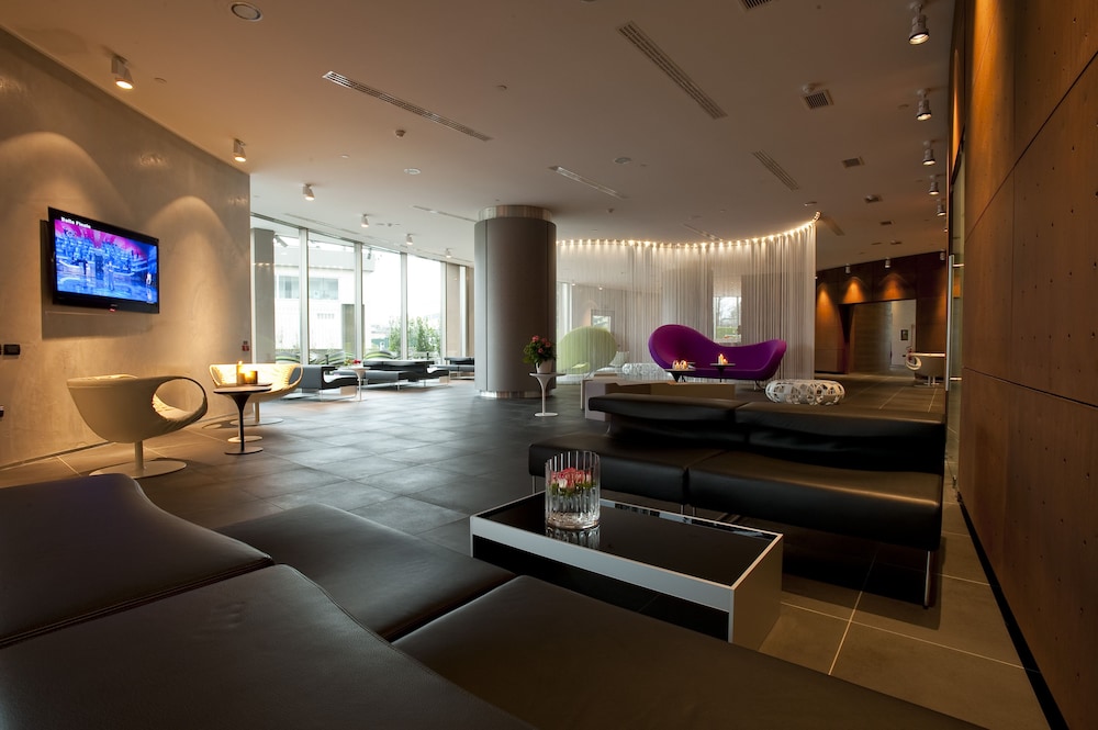 Best Western Plus The Hub Hotel — Restaurant & bars in Milan, Lombardy