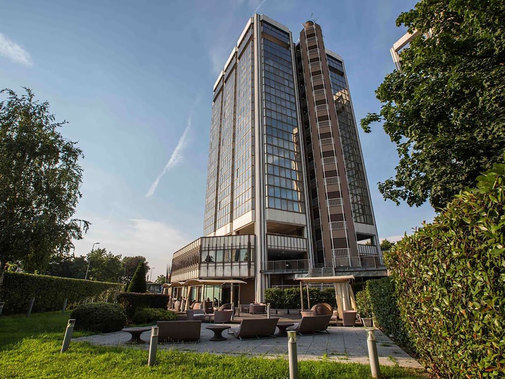 Best Western Plus The Hub Hotel — Hotel building in Milan, Lombardy
