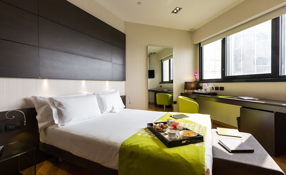 Best Western Plus The Hub Hotel — Hotel rooms in Milan, Lombardy