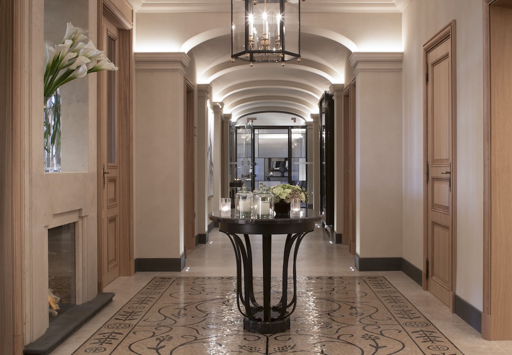 Four Seasons Hotel Prague — Hotel building in Prague, Prague