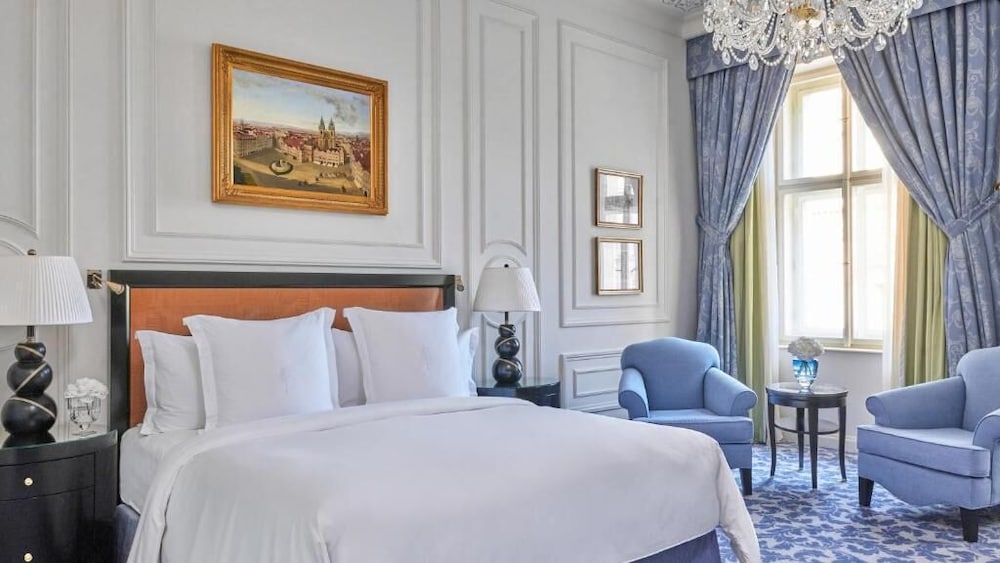 Four Seasons Hotel Prague — Hotel rooms in Prague, Prague