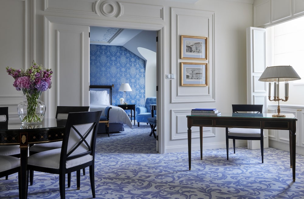 Four Seasons Hotel Prague — Hotel rooms in Prague, Prague