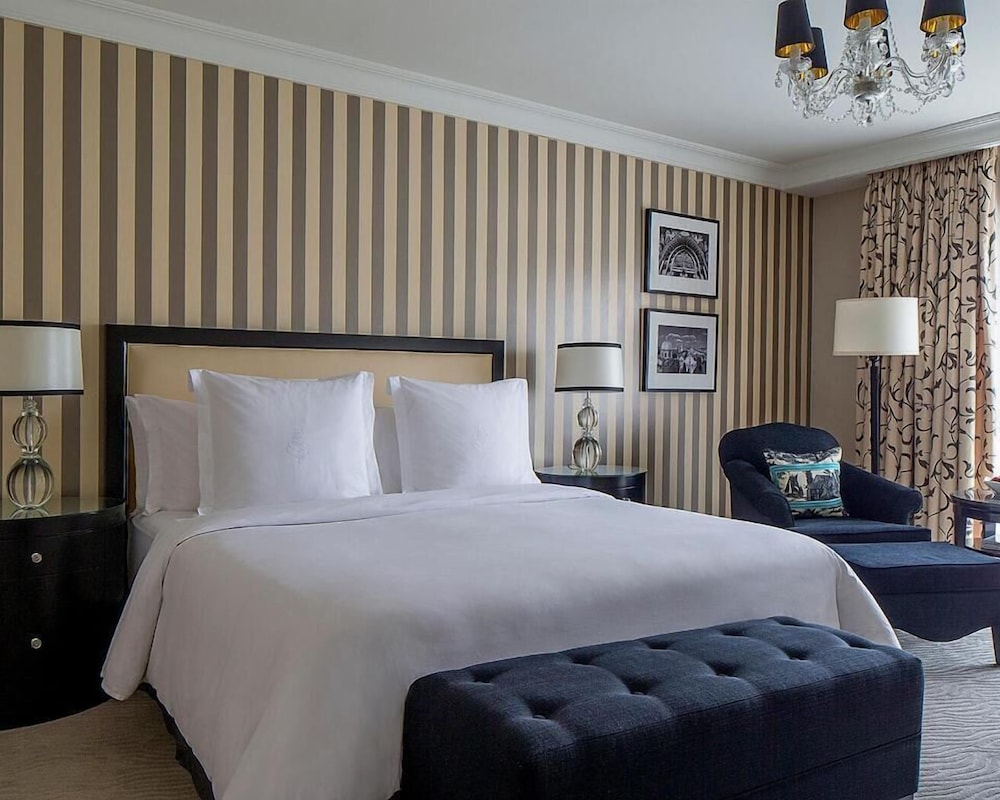 Four Seasons Hotel Prague — Hotel rooms in Prague, Prague