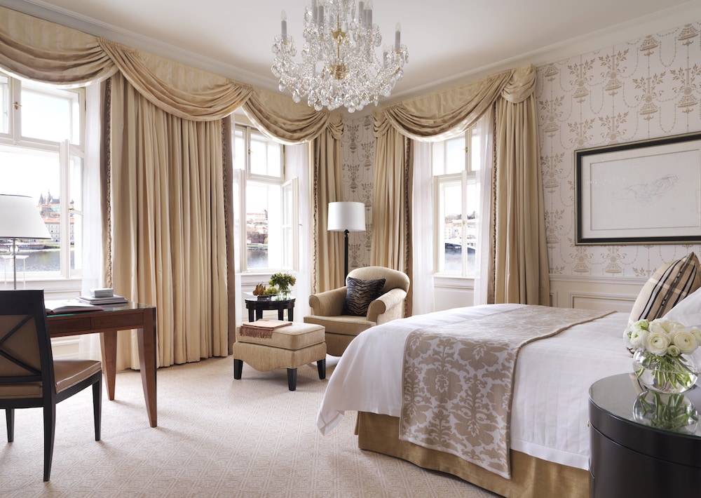 Four Seasons Hotel Prague — Hotel rooms in Prague, Prague