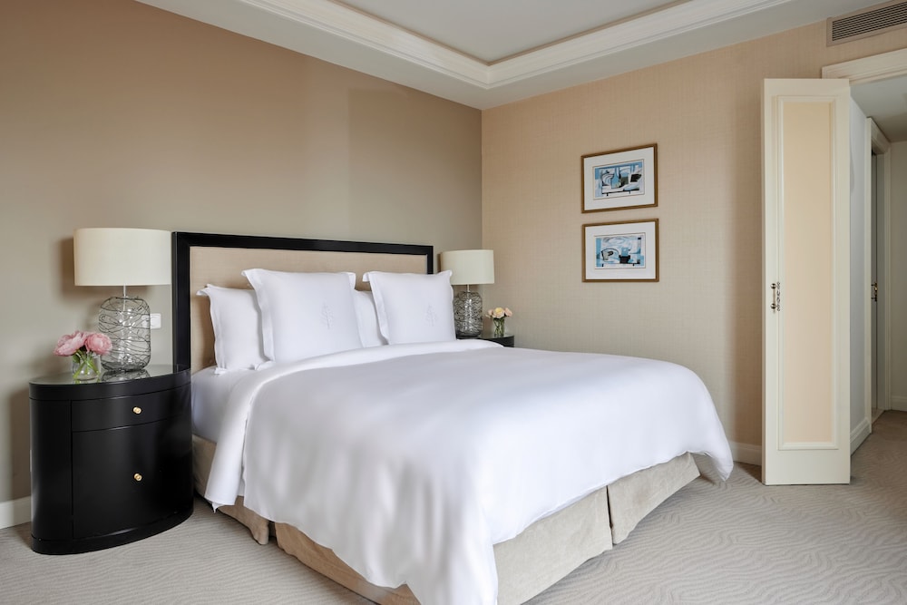 Four Seasons Hotel Prague — Hotel rooms in Prague, Prague