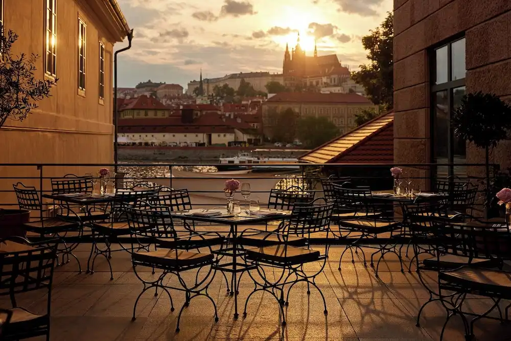 Four Seasons Hotel Prague — Restaurant & bars in Prague, Prague