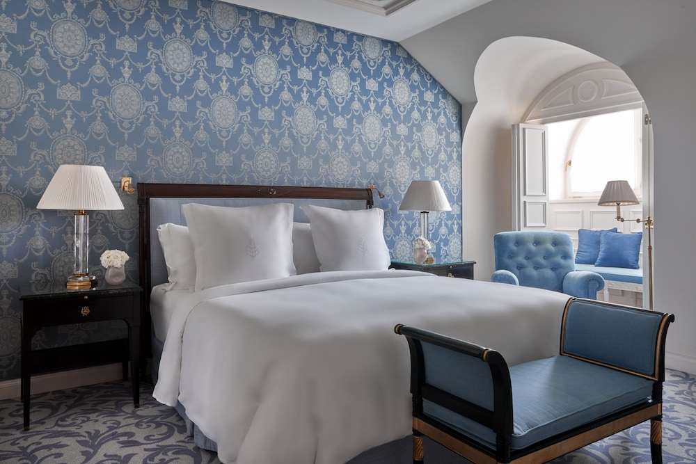 Four Seasons Hotel Prague — Hotel rooms in Prague, Prague