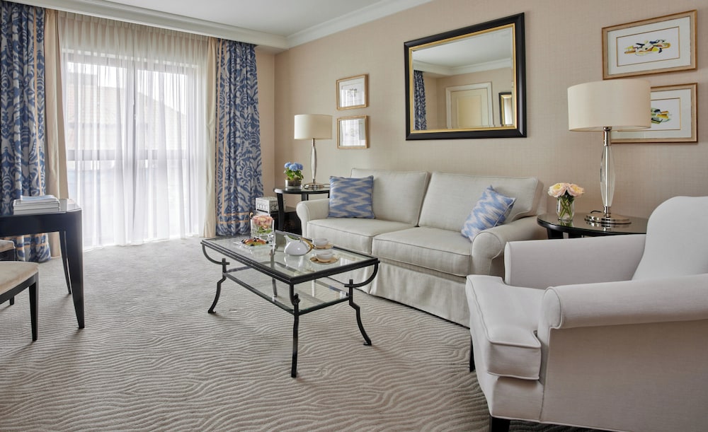 Four Seasons Hotel Prague — Hotel rooms in Prague, Prague