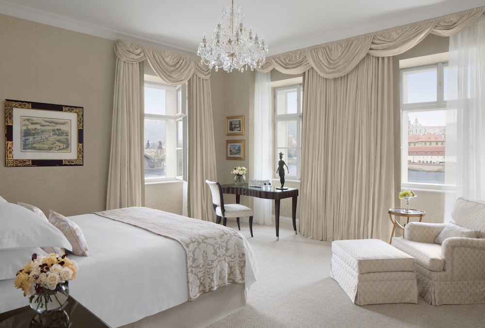 Four Seasons Hotel Prague — Hotel rooms in Prague, Prague