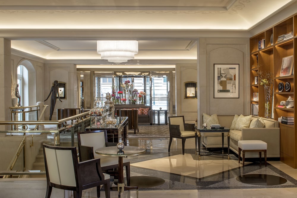 Four Seasons Hotel Prague — Restaurant & bars in Prague, Prague