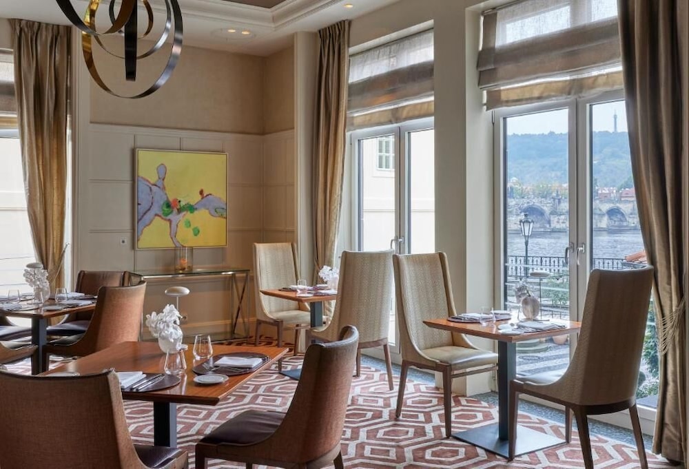 Four Seasons Hotel Prague — Restaurant & bars in Prague, Prague