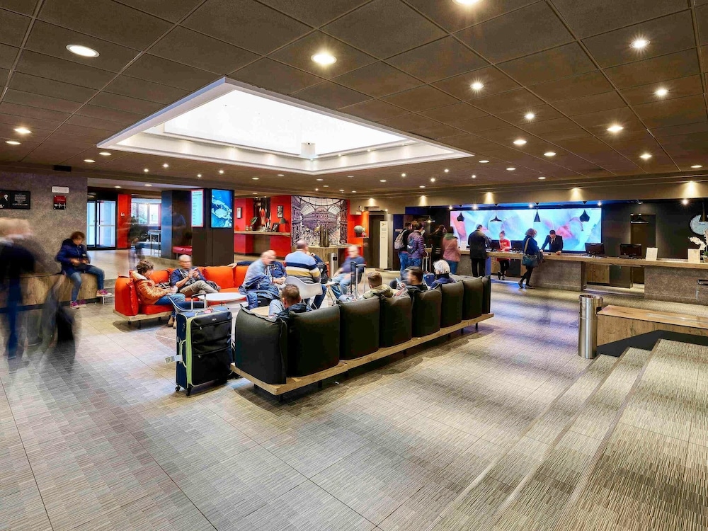 ibis Milano Centro — Hotel building in Milan, Lombardy