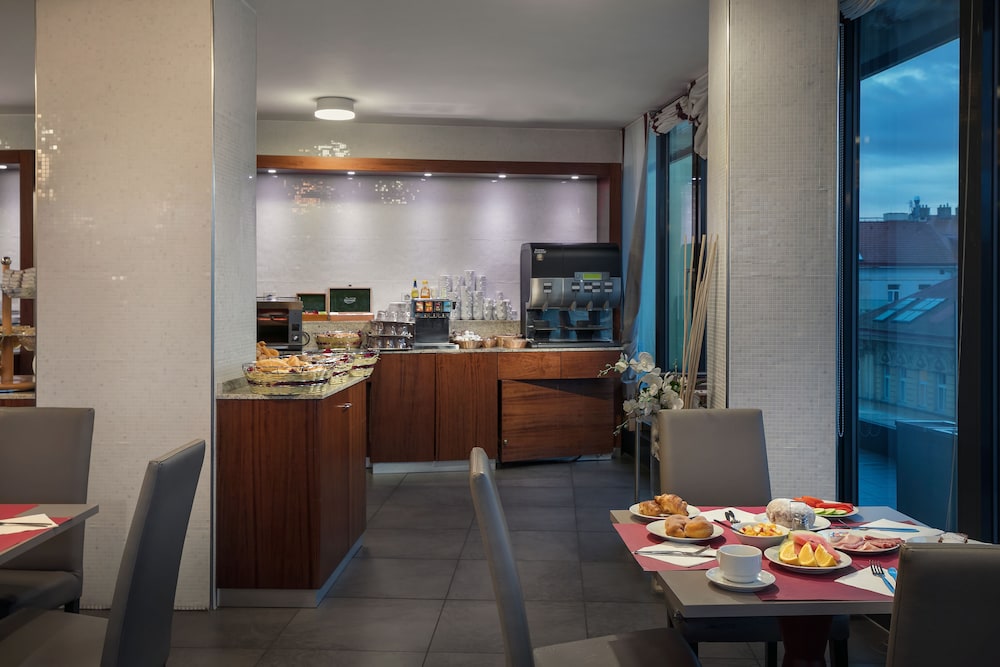 Hotel Galileo Prague — Restaurant & bars in Prague, Prague