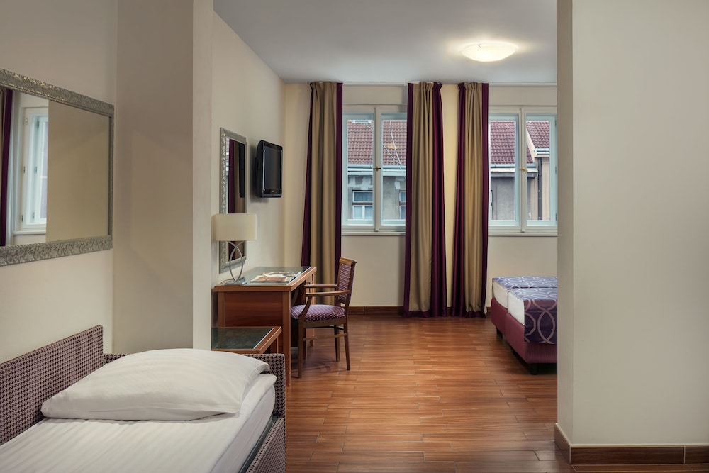 Hotel Galileo Prague — Hotel rooms in Prague, Prague