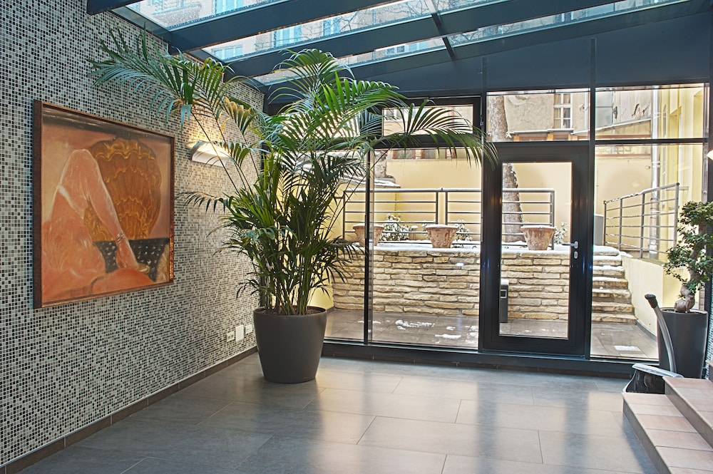 Hotel Galileo Prague — Hotel building in Prague, Prague