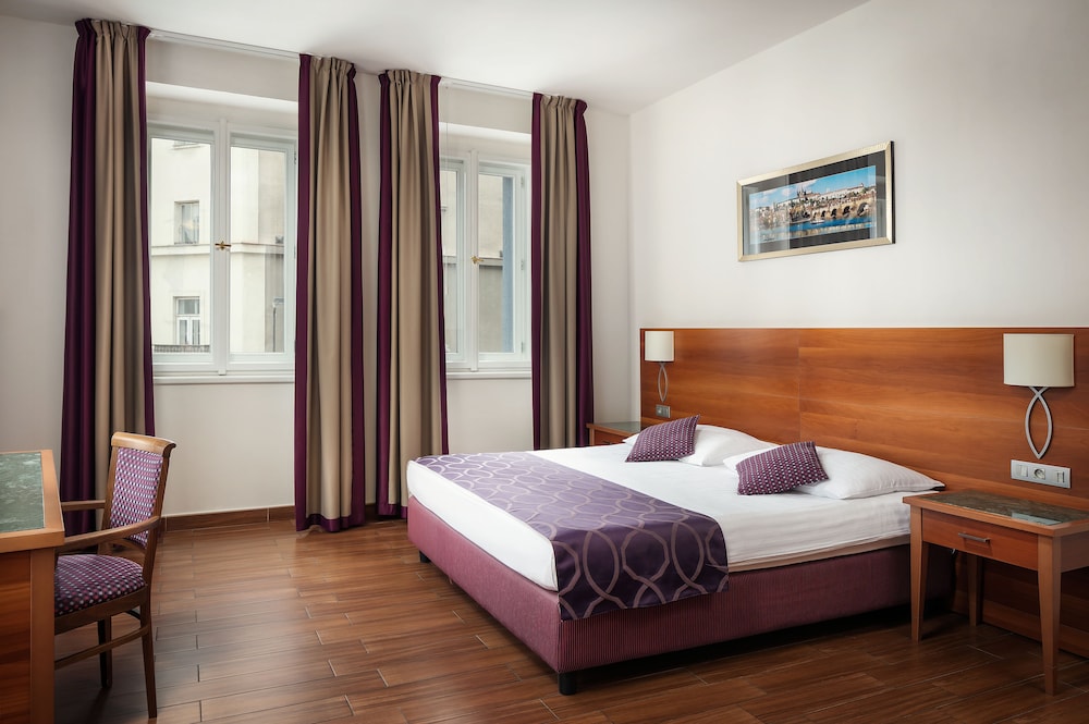 Hotel Galileo Prague — Hotel rooms in Prague, Prague