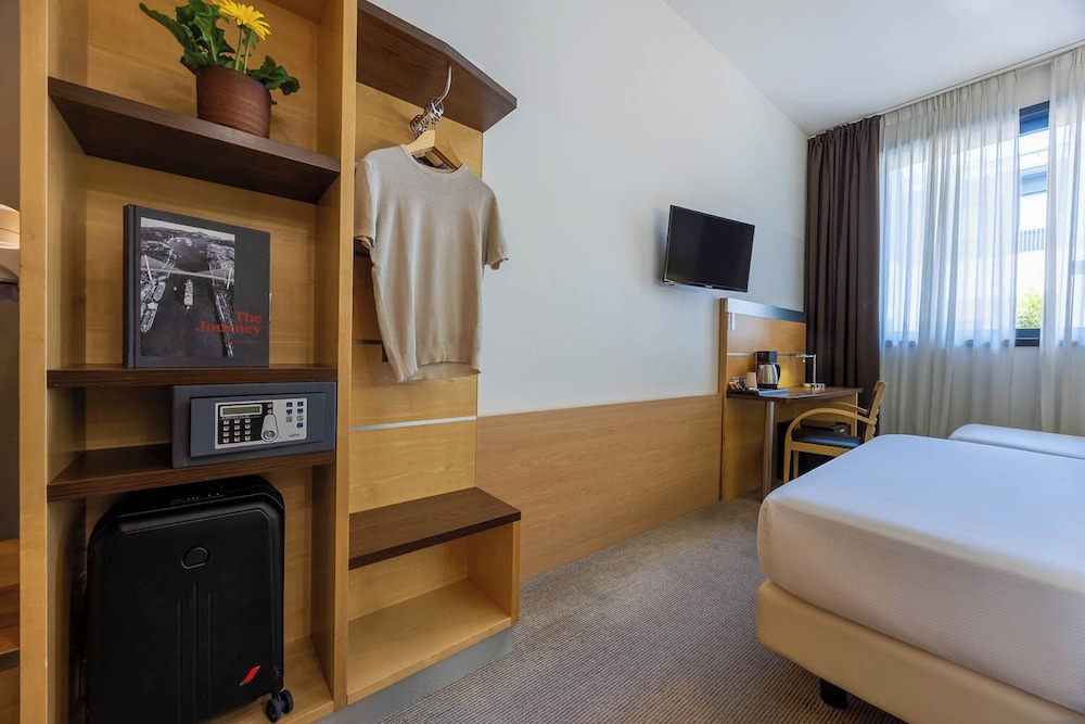 iH Hotels Milano Gioia — Hotel rooms in Milan, Lombardy