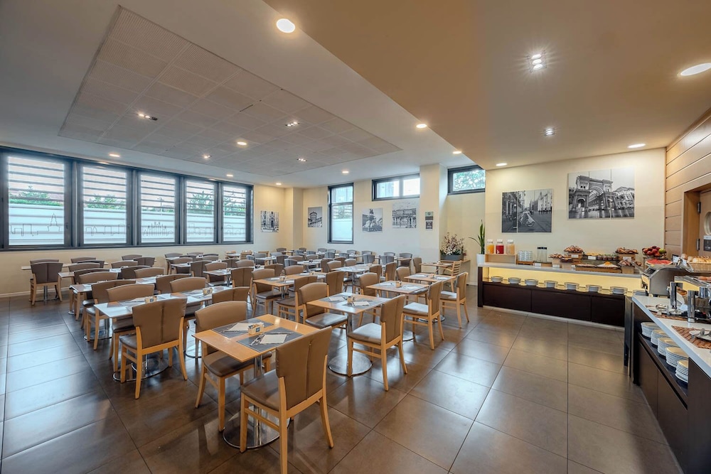 iH Hotels Milano Gioia — Restaurant & bars in Milan, Lombardy