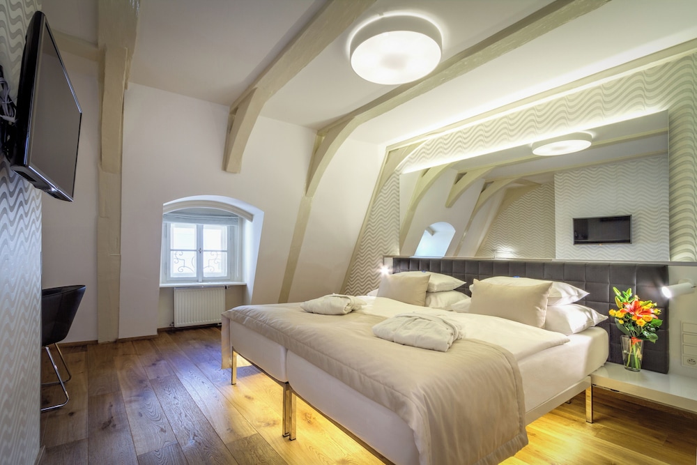 Hotel Golden Star — Hotel rooms in Prague, Prague