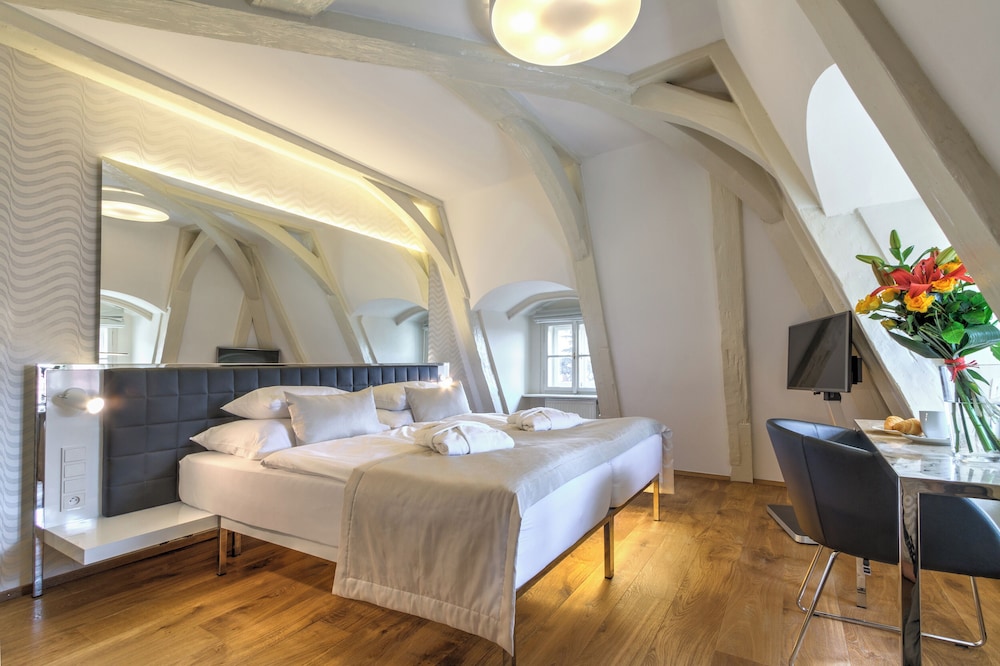 Hotel Golden Star — Hotel rooms in Prague, Prague