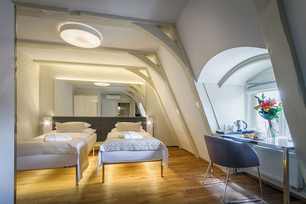 Hotel Golden Star — Hotel rooms in Prague, Prague