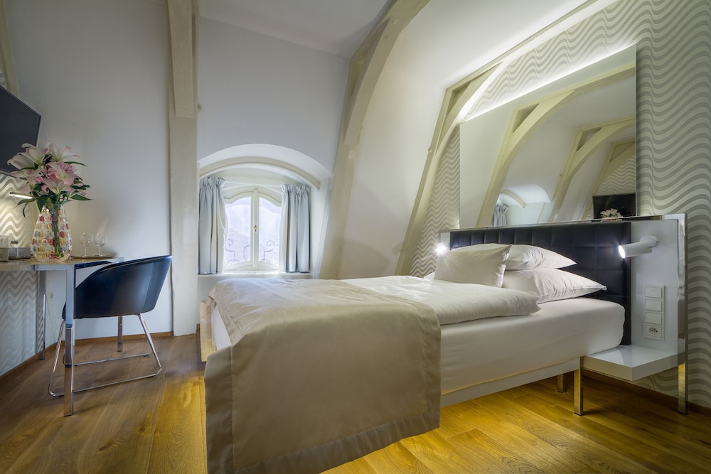 Hotel Golden Star — Hotel rooms in Prague, Prague