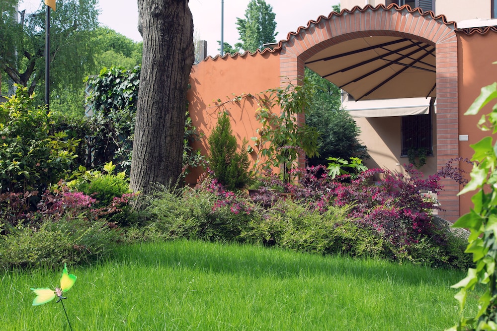 eco Hotel Milano & BioRiso Restaurant — Hotel building in Milan, Lombardy